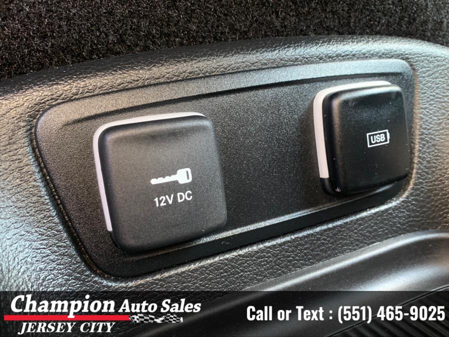 2020 Chrysler Pacifica Touring FWD, available for sale in Jersey City, New Jersey | Champion Auto Sales. Jersey City, New Jersey 2020 Chrysler Pacifica Touring FWD, available for sale in Jersey City, New Jersey | Champion Auto Sales. Jersey City, New Jersey