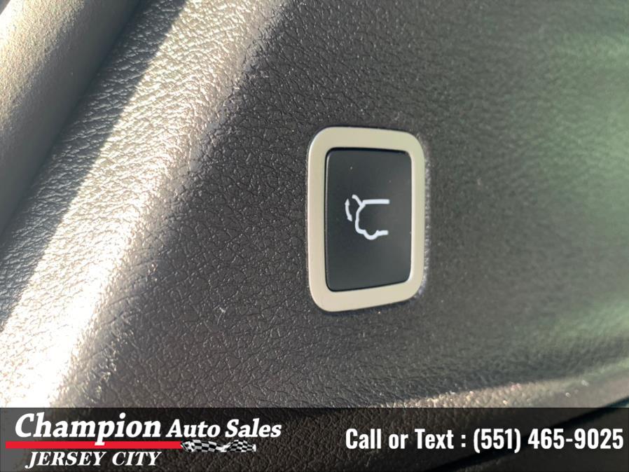 2020 Chrysler Pacifica Touring FWD, available for sale in Jersey City, New Jersey | Champion Auto Sales. Jersey City, New Jersey 2020 Chrysler Pacifica Touring FWD, available for sale in Jersey City, New Jersey | Champion Auto Sales. Jersey City, New Jersey