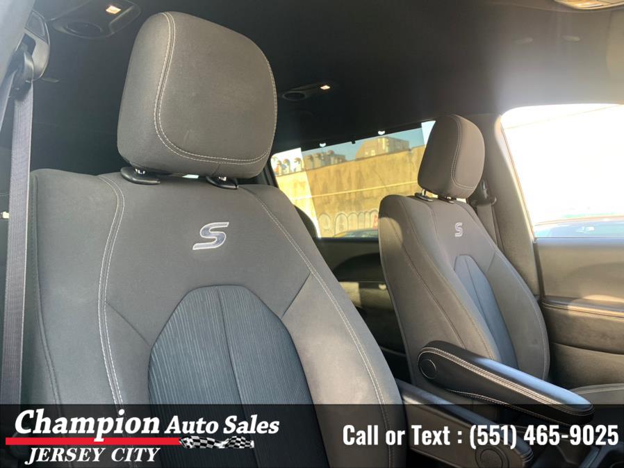2020 Chrysler Pacifica Touring FWD, available for sale in Jersey City, New Jersey | Champion Auto Sales. Jersey City, New Jersey 2020 Chrysler Pacifica Touring FWD, available for sale in Jersey City, New Jersey | Champion Auto Sales. Jersey City, New Jersey