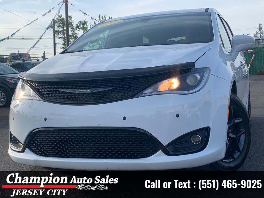 2020 Chrysler Pacifica Touring FWD, available for sale in Jersey City, New Jersey | Champion Auto Sales of JC. Jersey City, New Jersey 2020 Chrysler Pacifica Touring FWD, available for sale in Jersey City, New Jersey | Champion Auto Sales of JC. Jersey City, New Jersey