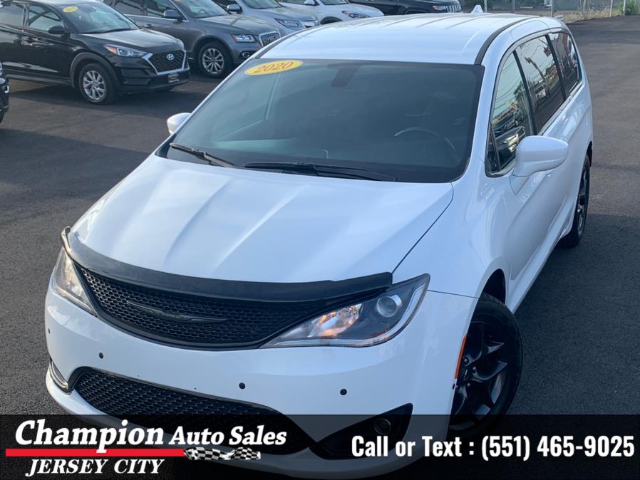 2020 Chrysler Pacifica Touring FWD, available for sale in Jersey City, New Jersey | Champion Auto Sales of JC. Jersey City, New Jersey 2020 Chrysler Pacifica Touring FWD, available for sale in Jersey City, New Jersey | Champion Auto Sales of JC. Jersey City, New Jersey