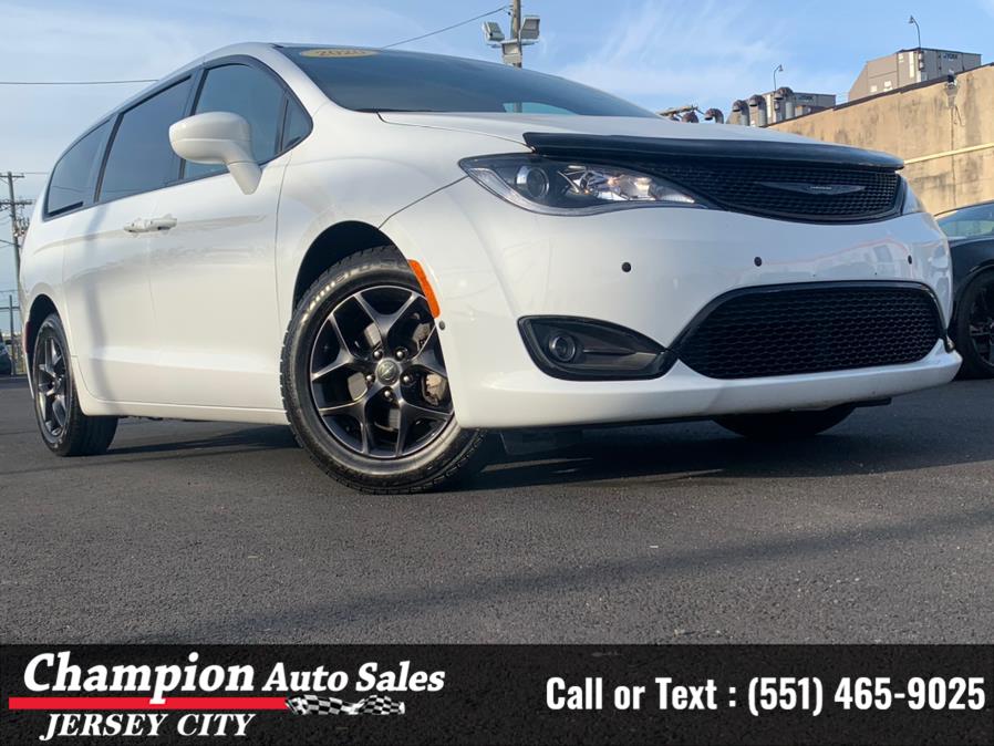 2020 Chrysler Pacifica Touring FWD, available for sale in Jersey City, New Jersey | Champion Auto Sales of JC. Jersey City, New Jersey 2020 Chrysler Pacifica Touring FWD, available for sale in Jersey City, New Jersey | Champion Auto Sales of JC. Jersey City, New Jersey