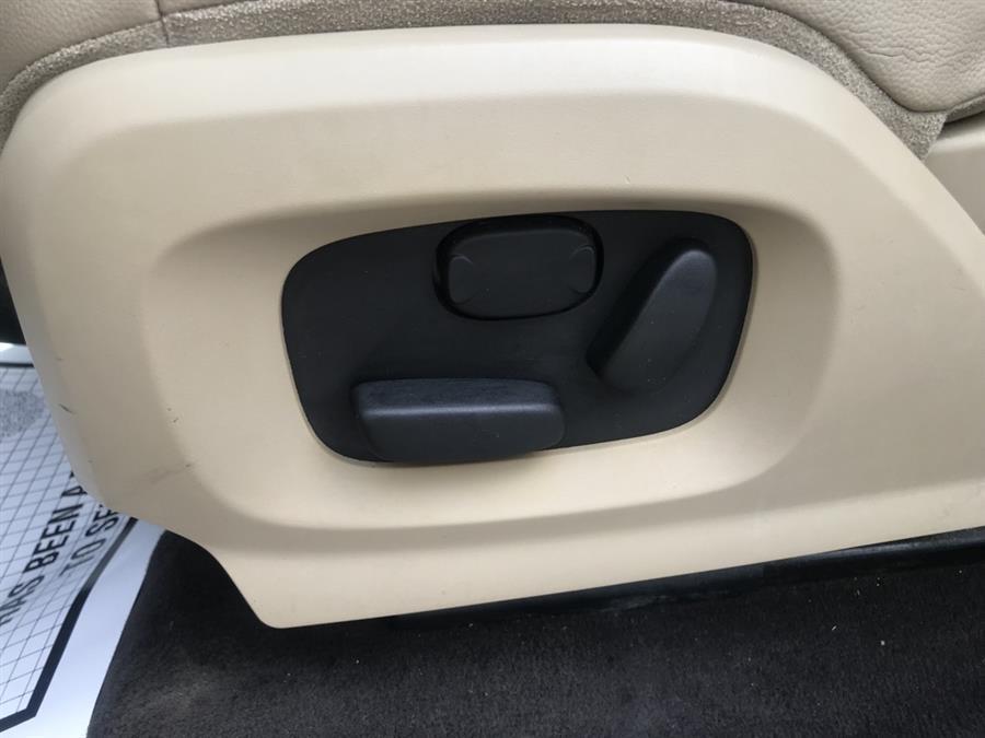 2014 Land Rover Range Rover Evoque Pure, available for sale in Jamaica, New York | Hillside Auto Outlet 2. Jamaica, New York 2014 Land Rover Range Rover Evoque Pure, available for sale in Jamaica, New York | Hillside Auto Outlet 2. Jamaica, New York