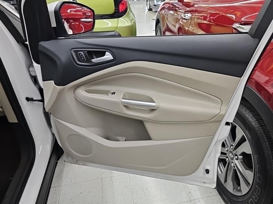 2017 Ford Escape SE 4WD, available for sale in West Haven, Connecticut | Auto Fair Inc.. West Haven, Connecticut 2017 Ford Escape SE 4WD, available for sale in West Haven, Connecticut | Auto Fair Inc.. West Haven, Connecticut