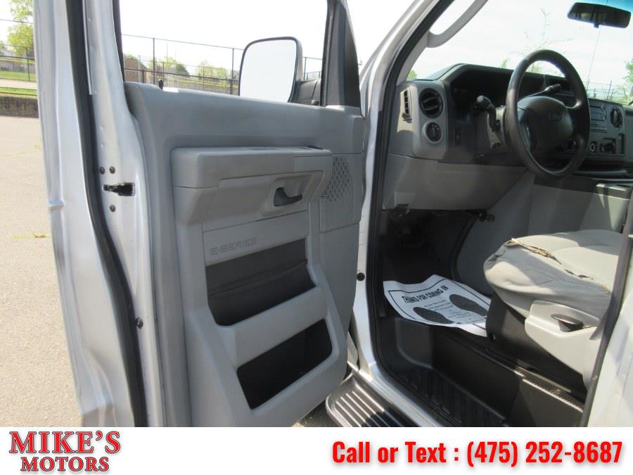 2009 Ford Econoline Wagon E-350 Super Duty XLT, available for sale in Stratford, Connecticut | Mike's Motors LLC. Stratford, Connecticut 2009 Ford Econoline Wagon E-350 Super Duty XLT, available for sale in Stratford, Connecticut | Mike's Motors LLC. Stratford, Connecticut