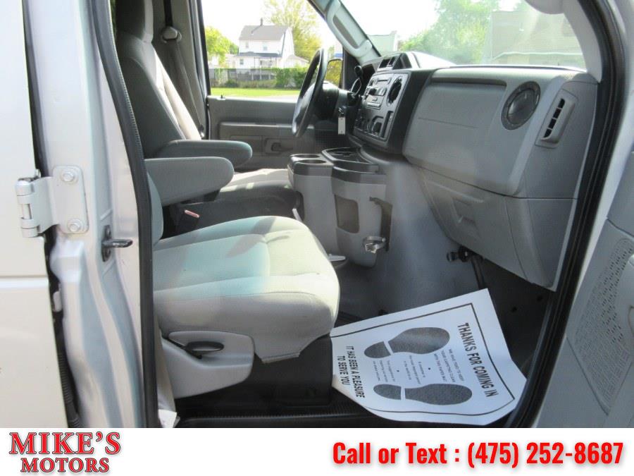 2009 Ford Econoline Wagon E-350 Super Duty XLT, available for sale in Stratford, Connecticut | Mike's Motors LLC. Stratford, Connecticut 2009 Ford Econoline Wagon E-350 Super Duty XLT, available for sale in Stratford, Connecticut | Mike's Motors LLC. Stratford, Connecticut