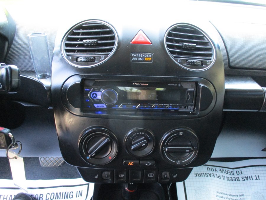 2009 Volkswagen New Beetle Convertible 2dr Auto S, available for sale in Meriden, Connecticut | Cos Central Auto. Meriden, Connecticut 2009 Volkswagen New Beetle Convertible 2dr Auto S, available for sale in Meriden, Connecticut | Cos Central Auto. Meriden, Connecticut