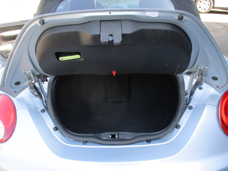 2009 Volkswagen New Beetle Convertible 2dr Auto S, available for sale in Meriden, Connecticut | Cos Central Auto. Meriden, Connecticut 2009 Volkswagen New Beetle Convertible 2dr Auto S, available for sale in Meriden, Connecticut | Cos Central Auto. Meriden, Connecticut