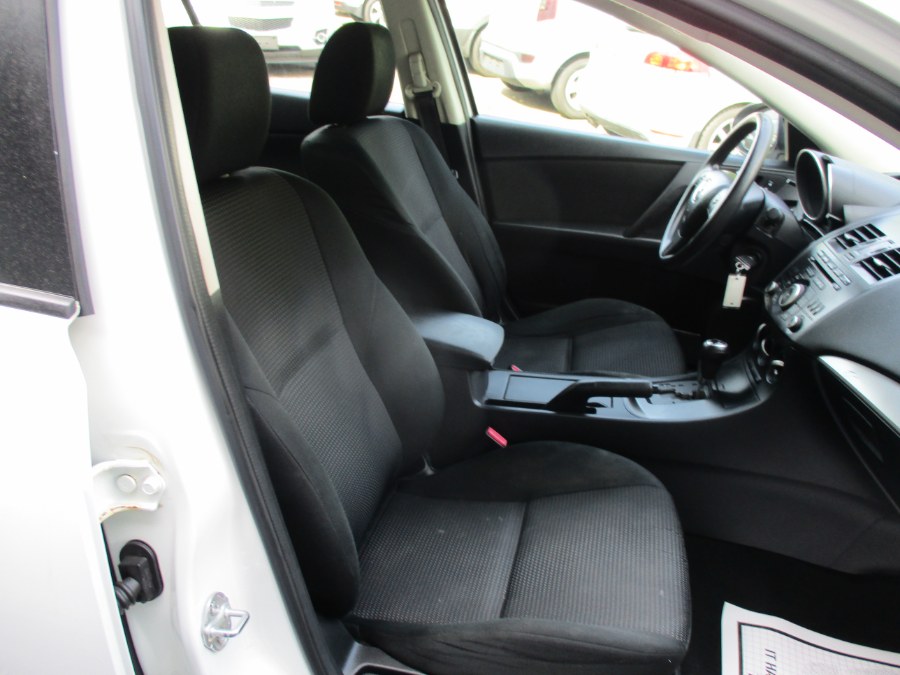 2013 Mazda Mazda3 4dr Sdn Auto i Sport, available for sale in Meriden, Connecticut | Cos Central Auto. Meriden, Connecticut 2013 Mazda Mazda3 4dr Sdn Auto i Sport, available for sale in Meriden, Connecticut | Cos Central Auto. Meriden, Connecticut