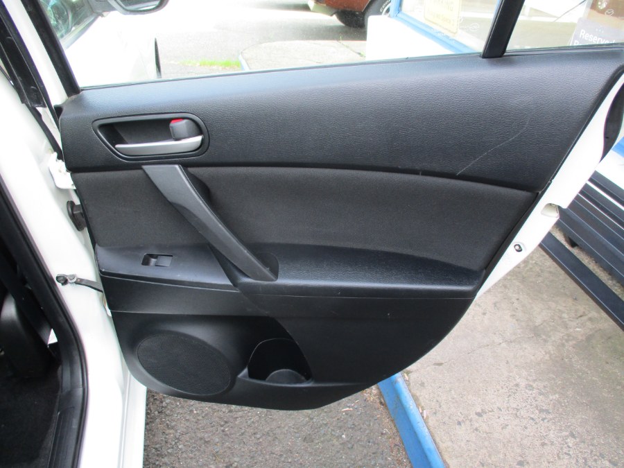 2013 Mazda Mazda3 4dr Sdn Auto i Sport, available for sale in Meriden, Connecticut | Cos Central Auto. Meriden, Connecticut 2013 Mazda Mazda3 4dr Sdn Auto i Sport, available for sale in Meriden, Connecticut | Cos Central Auto. Meriden, Connecticut