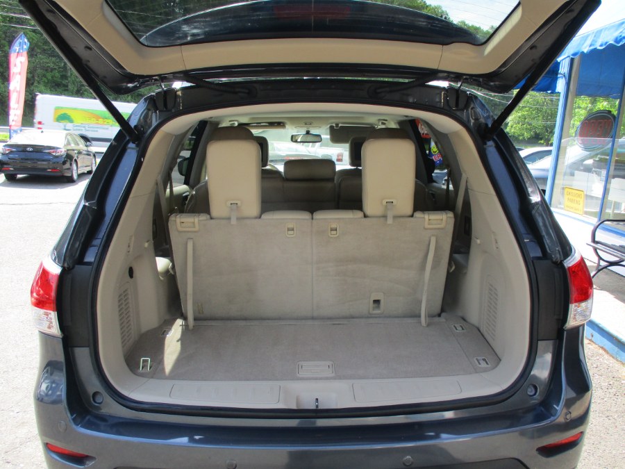 2013 Nissan Pathfinder 4WD 4dr S, available for sale in Meriden, Connecticut | Cos Central Auto. Meriden, Connecticut 2013 Nissan Pathfinder 4WD 4dr S, available for sale in Meriden, Connecticut | Cos Central Auto. Meriden, Connecticut