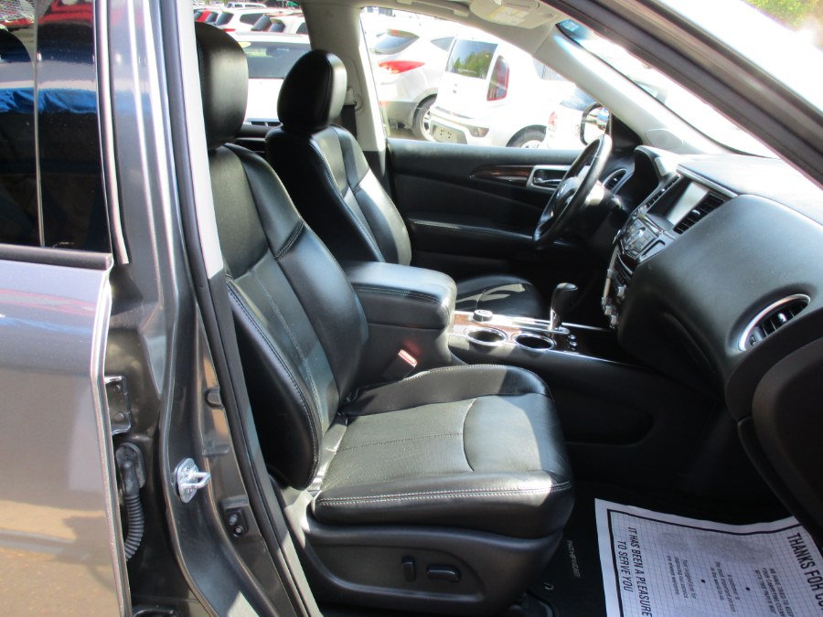 2015 Nissan Pathfinder 4WD 4dr SL, available for sale in Meriden, Connecticut | Cos Central Auto. Meriden, Connecticut 2015 Nissan Pathfinder 4WD 4dr SL, available for sale in Meriden, Connecticut | Cos Central Auto. Meriden, Connecticut