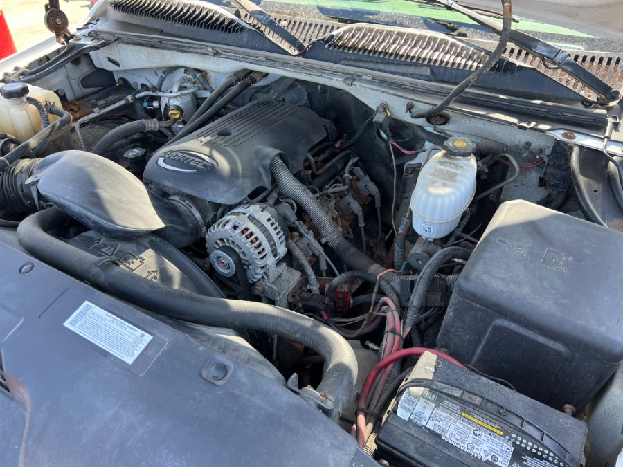 2004 GMC Sierra 2500HD Reg Cab 133" WB 4WD, available for sale in Ortonville, Michigan | Marsh Auto Sales LLC. Ortonville, Michigan 2004 GMC Sierra 2500HD Reg Cab 133" WB 4WD, available for sale in Ortonville, Michigan | Marsh Auto Sales LLC. Ortonville, Michigan