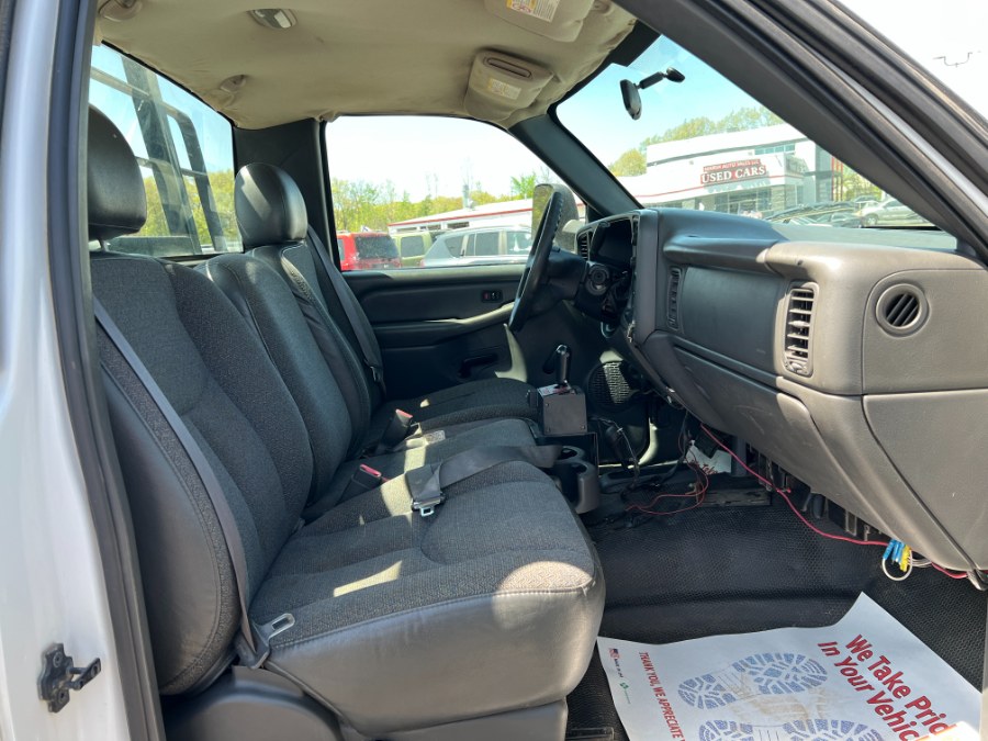 2004 GMC Sierra 2500HD Reg Cab 133" WB 4WD, available for sale in Ortonville, Michigan | Marsh Auto Sales LLC. Ortonville, Michigan 2004 GMC Sierra 2500HD Reg Cab 133" WB 4WD, available for sale in Ortonville, Michigan | Marsh Auto Sales LLC. Ortonville, Michigan