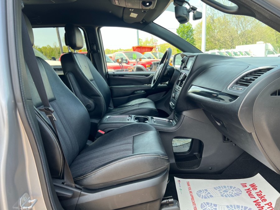 2015 Chrysler Town & Country 4dr Wgn S, available for sale in Ortonville, Michigan | Marsh Auto Sales LLC. Ortonville, Michigan 2015 Chrysler Town & Country 4dr Wgn S, available for sale in Ortonville, Michigan | Marsh Auto Sales LLC. Ortonville, Michigan