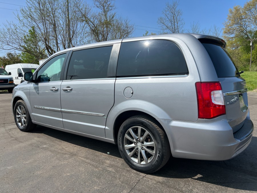 2015 Chrysler Town & Country 4dr Wgn S, available for sale in Ortonville, Michigan | Marsh Auto Sales LLC. Ortonville, Michigan 2015 Chrysler Town & Country 4dr Wgn S, available for sale in Ortonville, Michigan | Marsh Auto Sales LLC. Ortonville, Michigan
