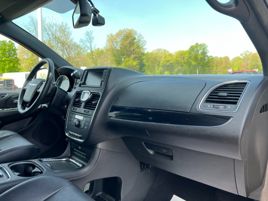 2015 Chrysler Town & Country 4dr Wgn S, available for sale in Ortonville, Michigan | Marsh Auto Sales LLC. Ortonville, Michigan 2015 Chrysler Town & Country 4dr Wgn S, available for sale in Ortonville, Michigan | Marsh Auto Sales LLC. Ortonville, Michigan
