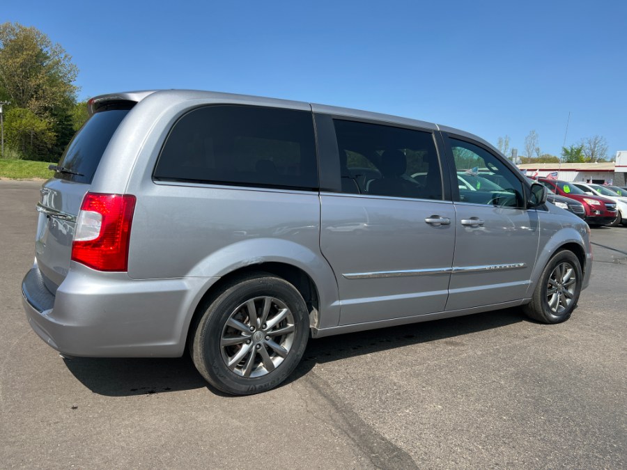 2015 Chrysler Town & Country 4dr Wgn S, available for sale in Ortonville, Michigan | Marsh Auto Sales LLC. Ortonville, Michigan 2015 Chrysler Town & Country 4dr Wgn S, available for sale in Ortonville, Michigan | Marsh Auto Sales LLC. Ortonville, Michigan