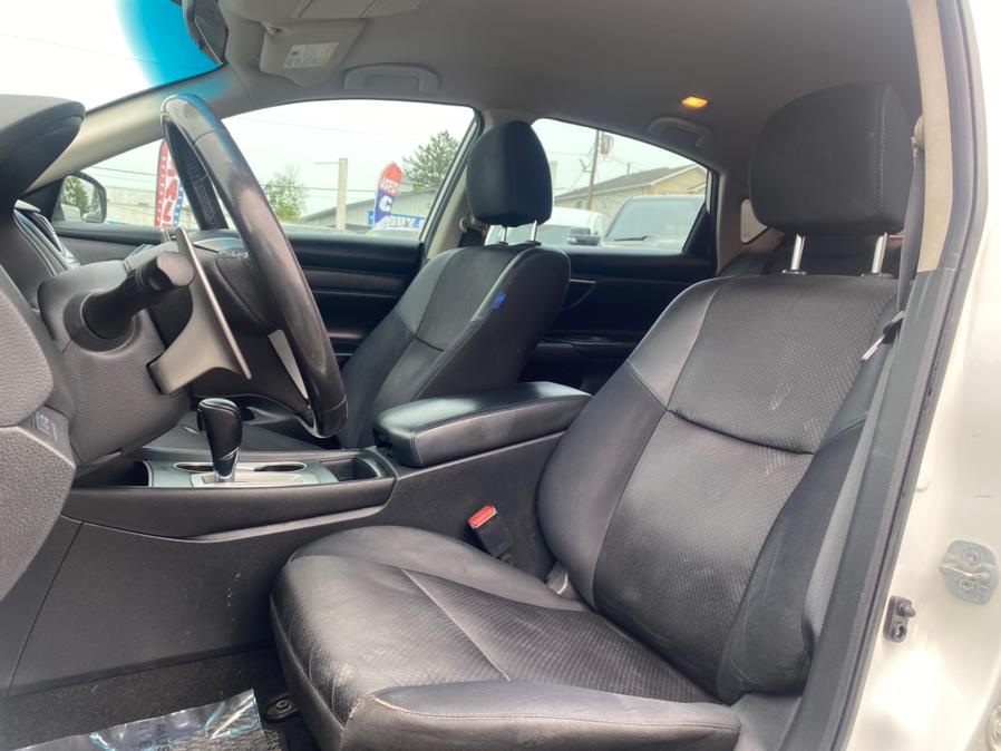 2016 Nissan Altima 4dr Sdn I4 2.5 SR, available for sale in Linden, New Jersey | Champion Used Auto Sales. Linden, New Jersey 2016 Nissan Altima 4dr Sdn I4 2.5 SR, available for sale in Linden, New Jersey | Champion Used Auto Sales. Linden, New Jersey