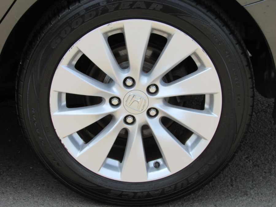 2013 Honda Accord Sdn 4dr V6 Auto EX-L, available for sale in East Windsor, Connecticut | United Auto Sales of E Windsor, Inc. East Windsor, Connecticut 2013 Honda Accord Sdn 4dr V6 Auto EX-L, available for sale in East Windsor, Connecticut | United Auto Sales of E Windsor, Inc. East Windsor, Connecticut