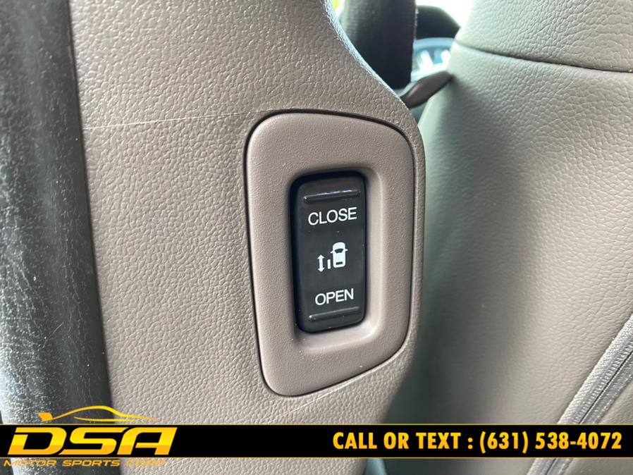 2012 Honda Odyssey 5dr EX-L w/Navi, available for sale in Commack, New York | DSA Motor Sports Corp. Commack, New York 2012 Honda Odyssey 5dr EX-L w/Navi, available for sale in Commack, New York | DSA Motor Sports Corp. Commack, New York
