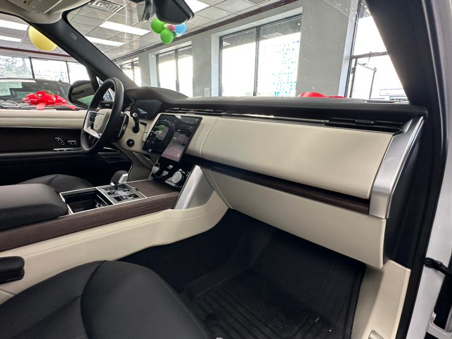 2023 Land Rover Range Rover P530 SE LWB 7 Seat, available for sale in Inwood, New York | 5 Towns Drive. Inwood, New York 2023 Land Rover Range Rover P530 SE LWB 7 Seat, available for sale in Inwood, New York | 5 Towns Drive. Inwood, New York