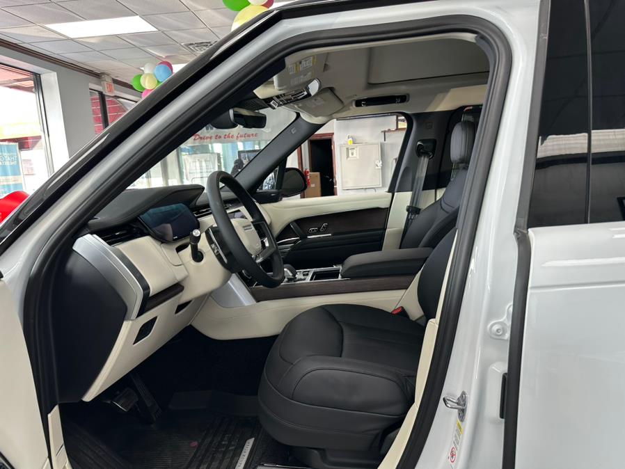 2023 Land Rover Range Rover P530 SE LWB 7 Seat, available for sale in Inwood, New York | 5 Towns Drive. Inwood, New York 2023 Land Rover Range Rover P530 SE LWB 7 Seat, available for sale in Inwood, New York | 5 Towns Drive. Inwood, New York