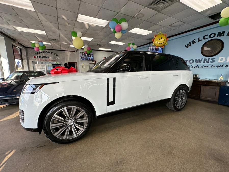 2023 Land Rover Range Rover P530 SE LWB 7 Seat, available for sale in Inwood, New York | 5 Towns Drive. Inwood, New York 2023 Land Rover Range Rover P530 SE LWB 7 Seat, available for sale in Inwood, New York | 5 Towns Drive. Inwood, New York