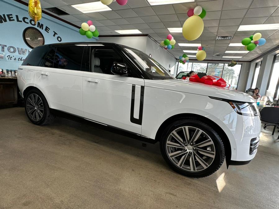 2023 Land Rover Range Rover P530 SE LWB 7 Seat, available for sale in Inwood, New York | 5 Towns Drive. Inwood, New York 2023 Land Rover Range Rover P530 SE LWB 7 Seat, available for sale in Inwood, New York | 5 Towns Drive. Inwood, New York