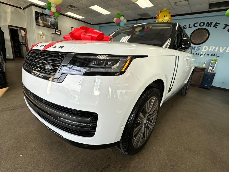 2023 Land Rover Range Rover P530 SE LWB 7 Seat, available for sale in Inwood, New York | 5 Towns Drive. Inwood, New York 2023 Land Rover Range Rover P530 SE LWB 7 Seat, available for sale in Inwood, New York | 5 Towns Drive. Inwood, New York