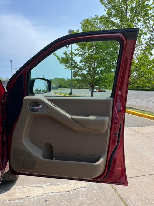 2007 Nissan Frontier 2WD Crew Cab LWB Auto SE *Late Avai, available for sale in New Britain, Connecticut | Supreme Automotive. New Britain, Connecticut 2007 Nissan Frontier 2WD Crew Cab LWB Auto SE *Late Avai, available for sale in New Britain, Connecticut | Supreme Automotive. New Britain, Connecticut