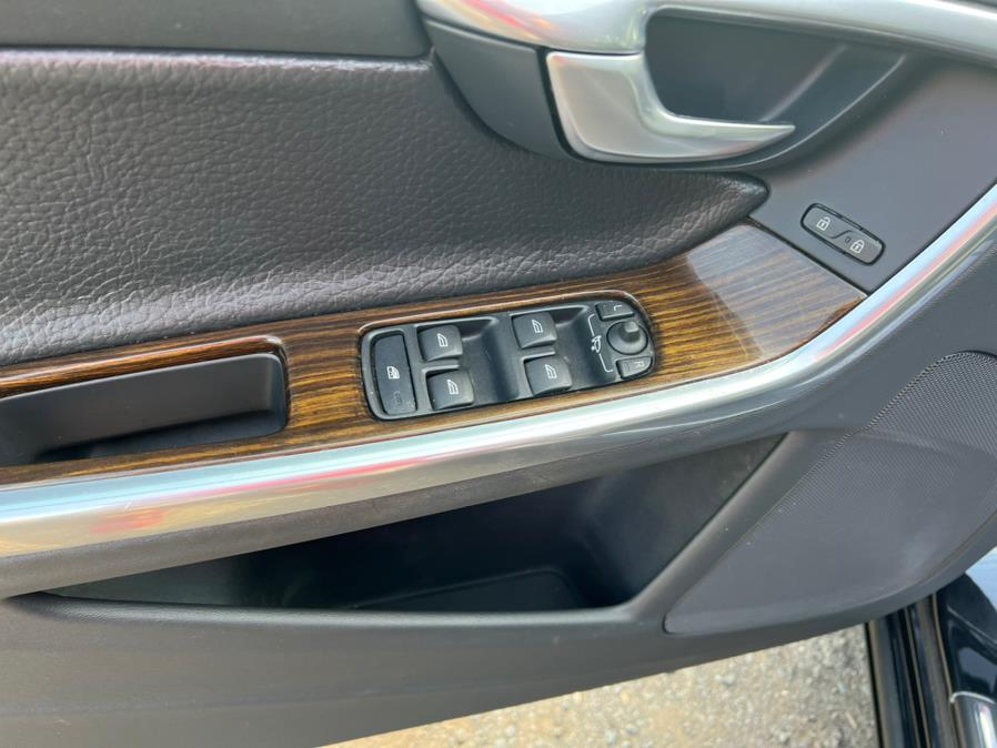 2012 Volvo S60 FWD 4dr Sdn T5 w/Moonroof, available for sale in Berlin, Connecticut | Main Auto of Berlin. Berlin, Connecticut 2012 Volvo S60 FWD 4dr Sdn T5 w/Moonroof, available for sale in Berlin, Connecticut | Main Auto of Berlin. Berlin, Connecticut