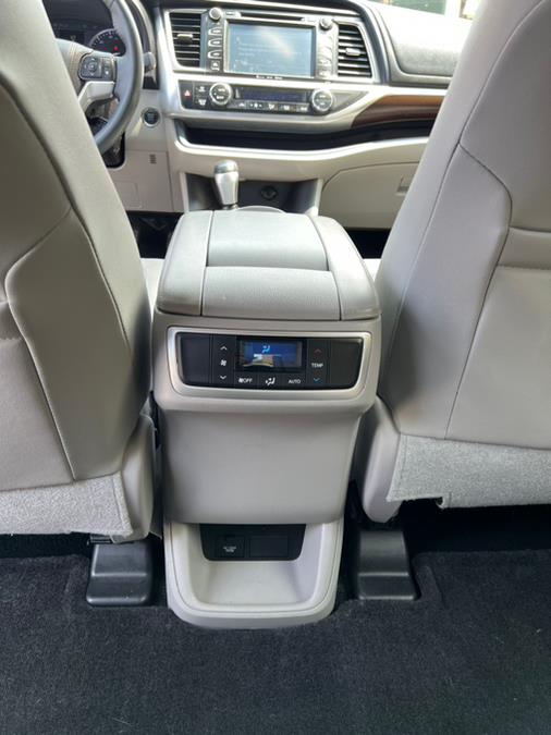2016 Toyota Highlander AWD 4dr V6 Limited (Natl), available for sale in Garfield, New Jersey | Mikes Auto Sales LLC. Garfield, New Jersey 2016 Toyota Highlander AWD 4dr V6 Limited (Natl), available for sale in Garfield, New Jersey | Mikes Auto Sales LLC. Garfield, New Jersey
