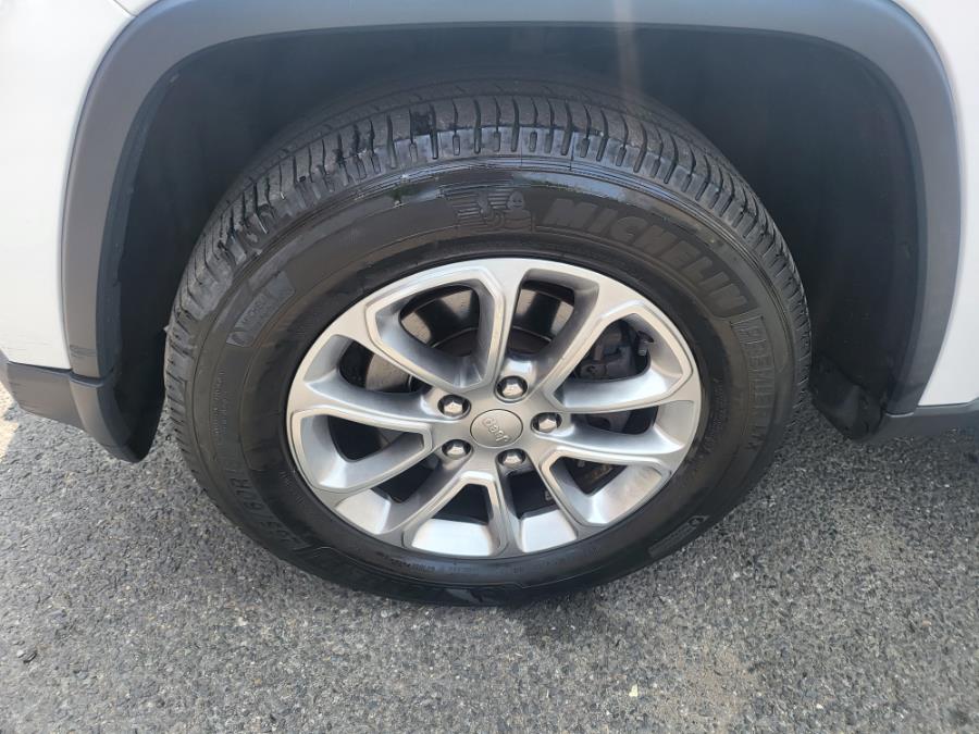 2015 Jeep Grand Cherokee 4WD 4dr Limited, available for sale in Irvington, New Jersey | Elis Motors Corp. Irvington, New Jersey 2015 Jeep Grand Cherokee 4WD 4dr Limited, available for sale in Irvington, New Jersey | Elis Motors Corp. Irvington, New Jersey