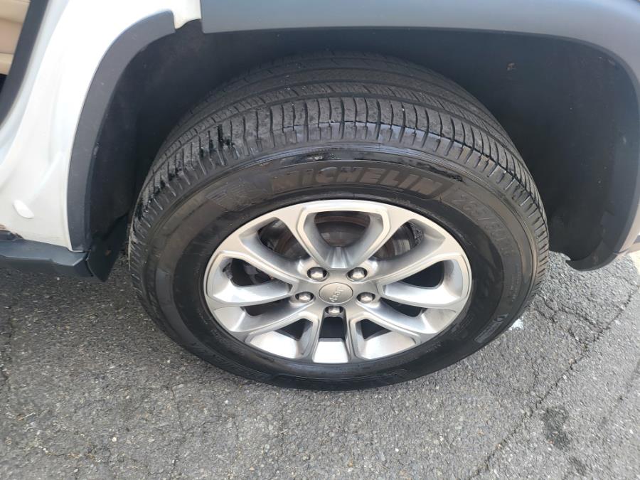 2015 Jeep Grand Cherokee 4WD 4dr Limited, available for sale in Irvington, New Jersey | Elis Motors Corp. Irvington, New Jersey 2015 Jeep Grand Cherokee 4WD 4dr Limited, available for sale in Irvington, New Jersey | Elis Motors Corp. Irvington, New Jersey