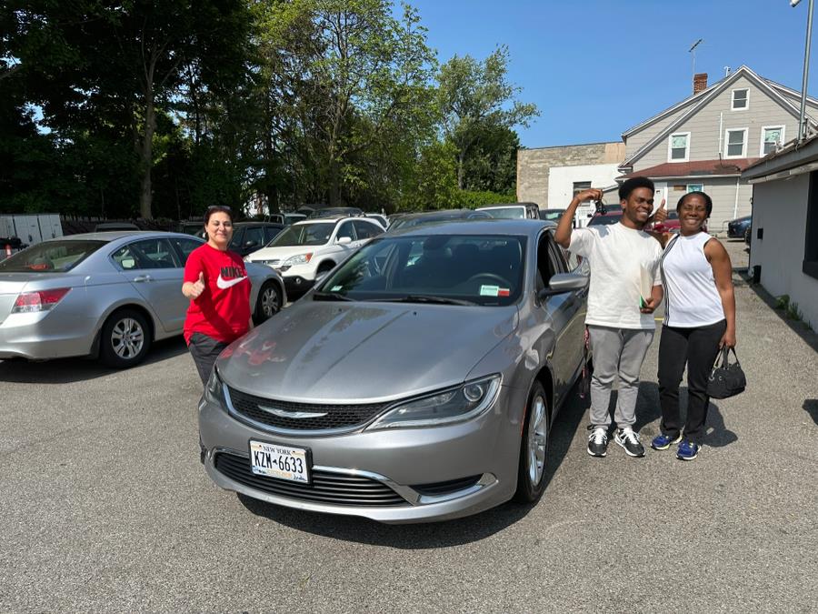 2015 Chrysler 200 4dr Sdn Limited FWD, available for sale in Huntington Station, New York | Huntington Auto Mall. Huntington Station, New York 2015 Chrysler 200 4dr Sdn Limited FWD, available for sale in Huntington Station, New York | Huntington Auto Mall. Huntington Station, New York