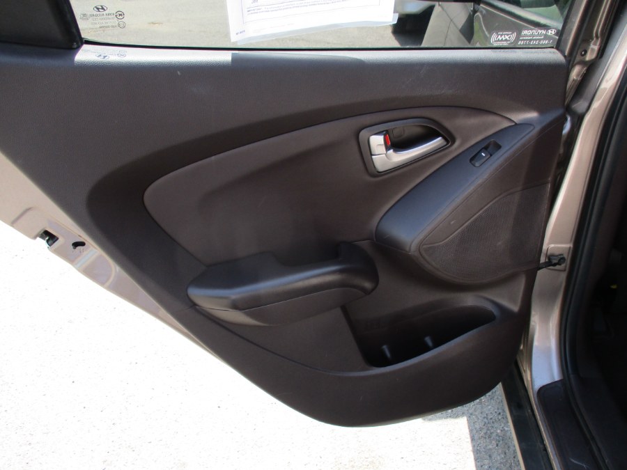 2012 Hyundai Tucson LTD Limited FWD, available for sale in Meriden, Connecticut | Cos Central Auto. Meriden, Connecticut 2012 Hyundai Tucson LTD Limited FWD, available for sale in Meriden, Connecticut | Cos Central Auto. Meriden, Connecticut