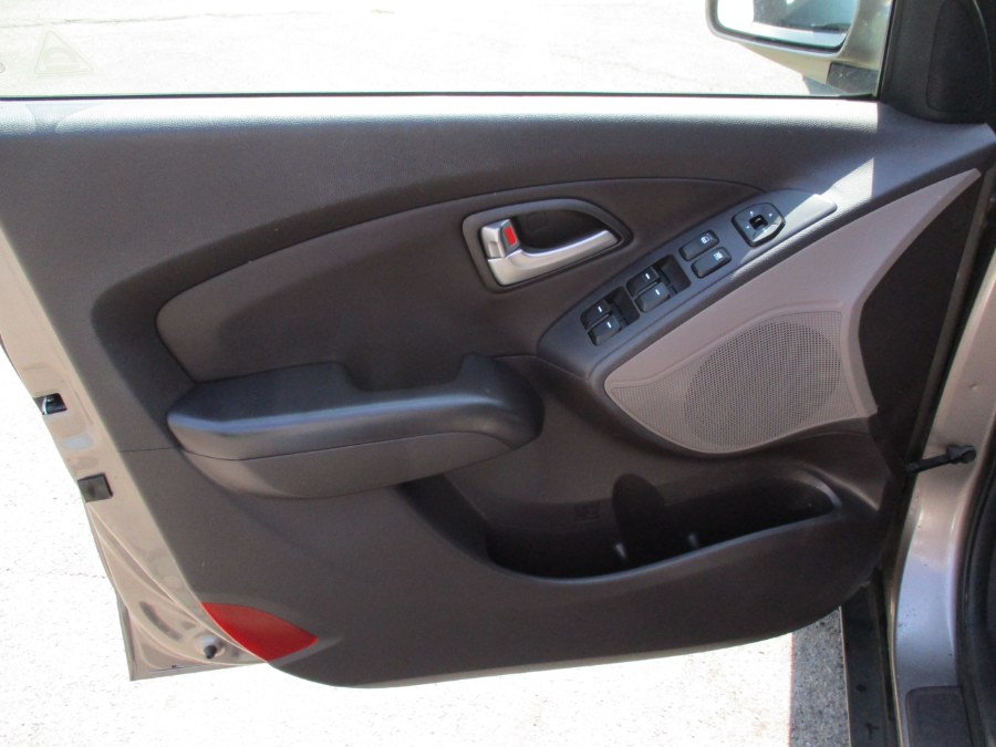 2012 Hyundai Tucson LTD Limited FWD, available for sale in Meriden, Connecticut | Cos Central Auto. Meriden, Connecticut 2012 Hyundai Tucson LTD Limited FWD, available for sale in Meriden, Connecticut | Cos Central Auto. Meriden, Connecticut