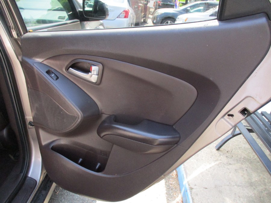 2012 Hyundai Tucson LTD Limited FWD, available for sale in Meriden, Connecticut | Cos Central Auto. Meriden, Connecticut 2012 Hyundai Tucson LTD Limited FWD, available for sale in Meriden, Connecticut | Cos Central Auto. Meriden, Connecticut