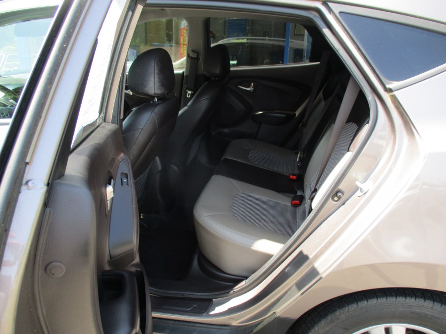 2012 Hyundai Tucson LTD Limited FWD, available for sale in Meriden, Connecticut | Cos Central Auto. Meriden, Connecticut 2012 Hyundai Tucson LTD Limited FWD, available for sale in Meriden, Connecticut | Cos Central Auto. Meriden, Connecticut