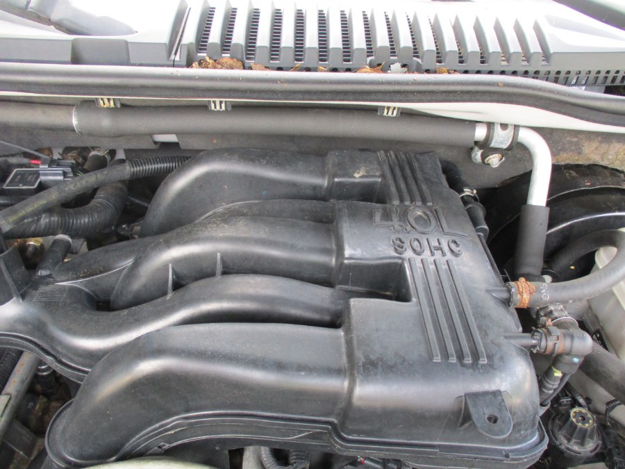 2010 Ford Explorer 4WD 4dr XLT, available for sale in Meriden, Connecticut | Cos Central Auto. Meriden, Connecticut 2010 Ford Explorer 4WD 4dr XLT, available for sale in Meriden, Connecticut | Cos Central Auto. Meriden, Connecticut