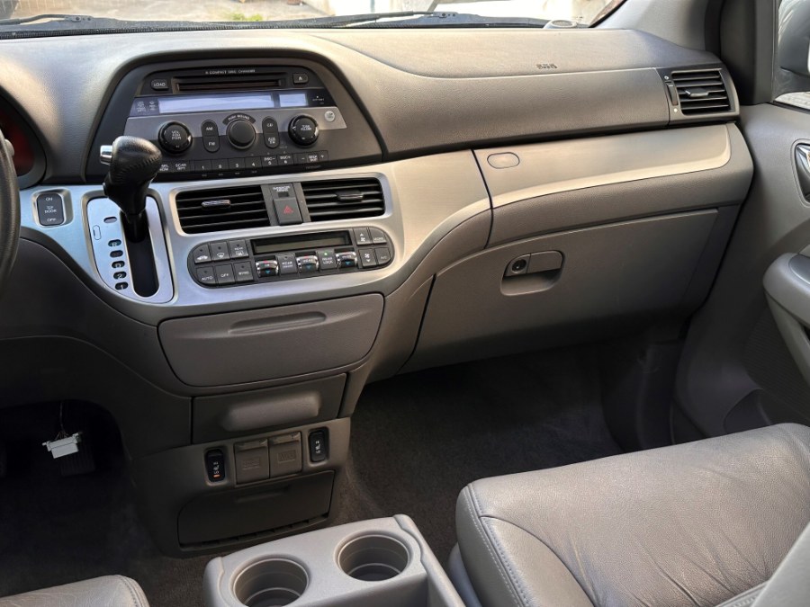 2010 Honda Odyssey 5dr EX-L, available for sale in Corona, California | Green Light Auto. Corona, California 2010 Honda Odyssey 5dr EX-L, available for sale in Corona, California | Green Light Auto. Corona, California