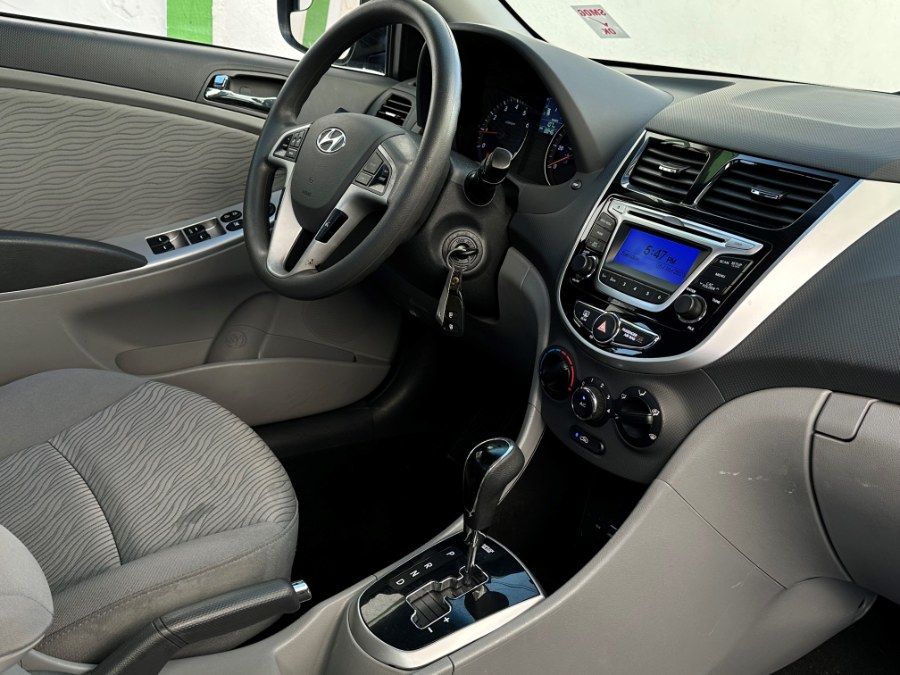 2014 Hyundai Accent 4dr Sdn Auto GLS, available for sale in Corona, California | Green Light Auto. Corona, California 2014 Hyundai Accent 4dr Sdn Auto GLS, available for sale in Corona, California | Green Light Auto. Corona, California