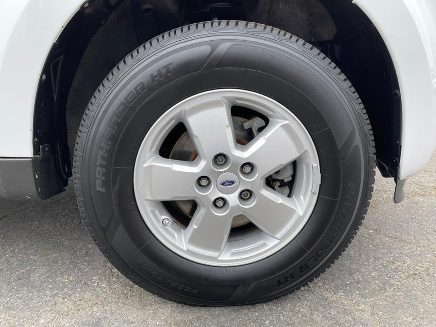2009 Ford Escape FWD 4dr I4 Auto XLT, available for sale in Garden Grove, California | U Save Auto Auction. Garden Grove, California 2009 Ford Escape FWD 4dr I4 Auto XLT, available for sale in Garden Grove, California | U Save Auto Auction. Garden Grove, California