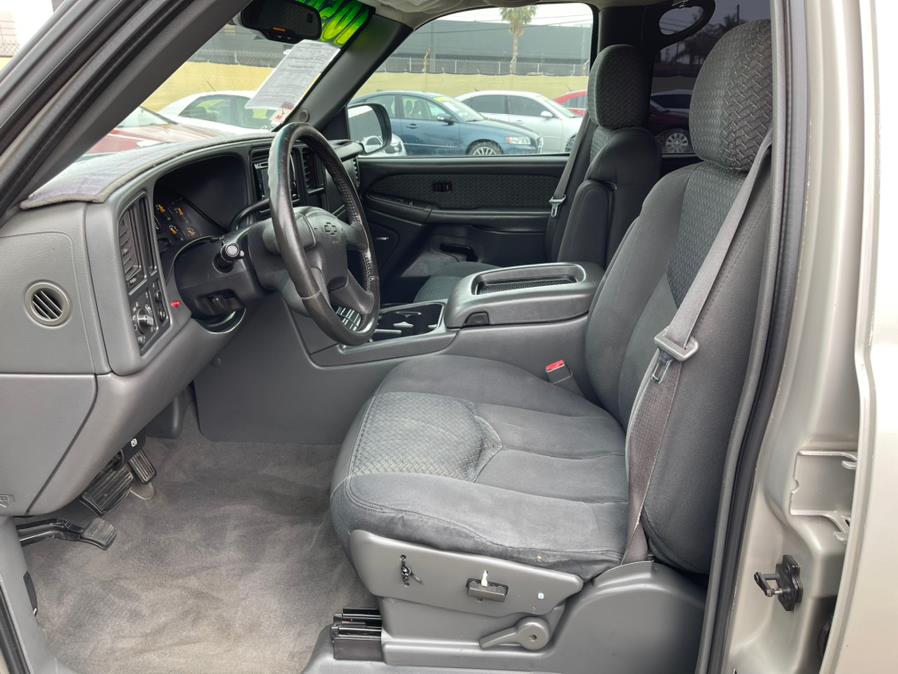 2004 Chevrolet Avalanche 1500 5dr Crew Cab 130" WB, available for sale in Garden Grove, California | U Save Auto Auction. Garden Grove, California 2004 Chevrolet Avalanche 1500 5dr Crew Cab 130" WB, available for sale in Garden Grove, California | U Save Auto Auction. Garden Grove, California
