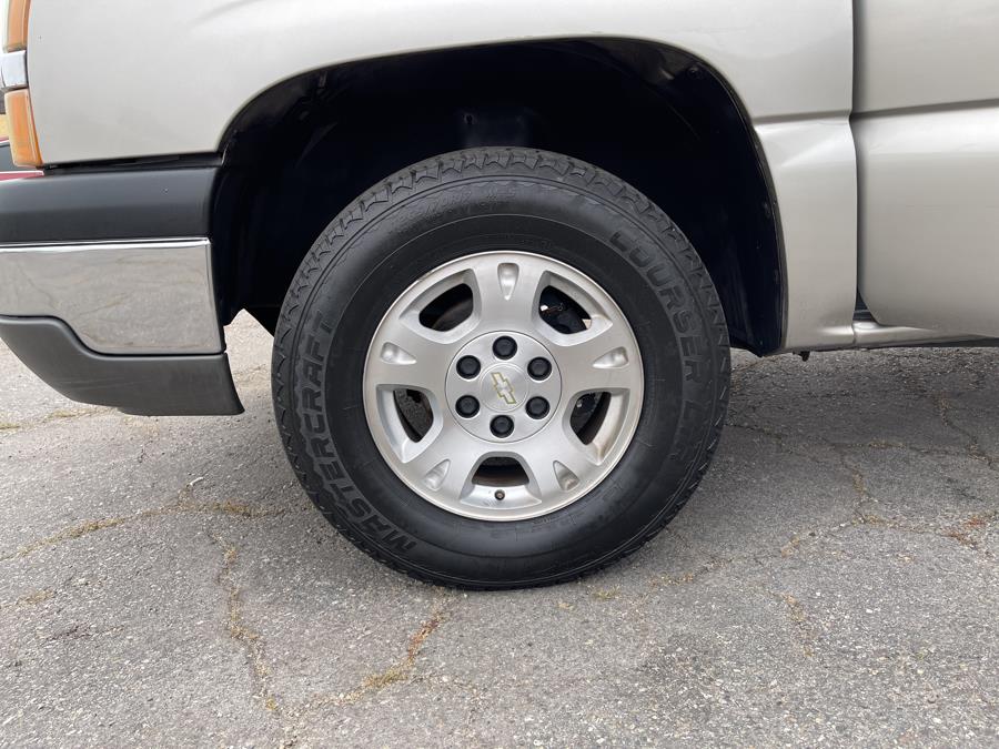 2004 Chevrolet Avalanche 1500 5dr Crew Cab 130" WB, available for sale in Garden Grove, California | U Save Auto Auction. Garden Grove, California 2004 Chevrolet Avalanche 1500 5dr Crew Cab 130" WB, available for sale in Garden Grove, California | U Save Auto Auction. Garden Grove, California