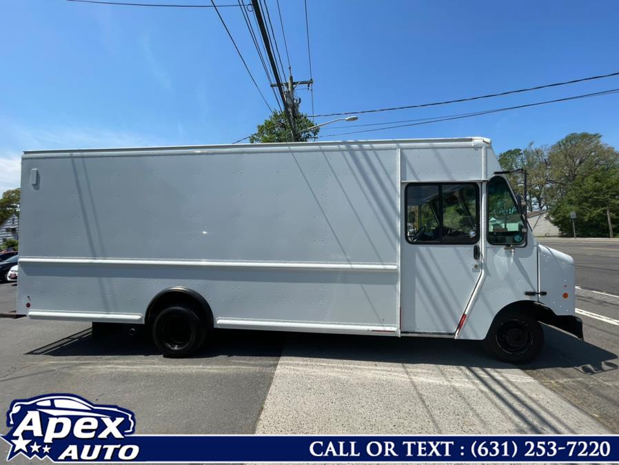 2015 Morgan Olson Route Star Walk-In 17'4"L x 85H x 93W, available for sale in Selden, New York | Apex Auto. Selden, New York 2015 Morgan Olson Route Star Walk-In 17'4"L x 85H x 93W, available for sale in Selden, New York | Apex Auto. Selden, New York
