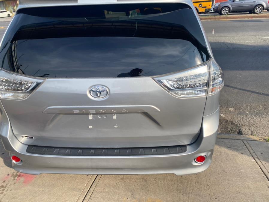 2017 Toyota Sienna SE Premium FWD 8-Passenger (Natl), available for sale in Brooklyn, New York | Brooklyn Auto Mall LLC. Brooklyn, New York 2017 Toyota Sienna SE Premium FWD 8-Passenger (Natl), available for sale in Brooklyn, New York | Brooklyn Auto Mall LLC. Brooklyn, New York
