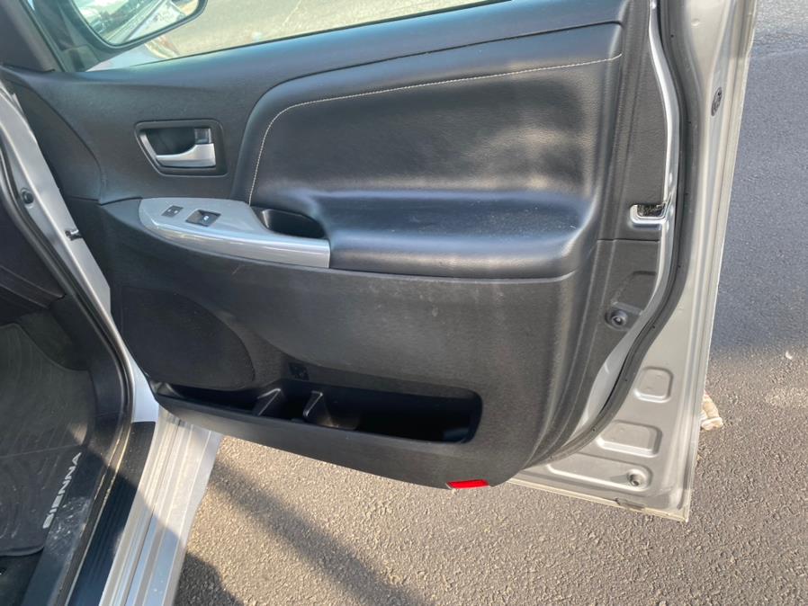 2017 Toyota Sienna SE Premium FWD 8-Passenger (Natl), available for sale in Brooklyn, New York | Brooklyn Auto Mall LLC. Brooklyn, New York 2017 Toyota Sienna SE Premium FWD 8-Passenger (Natl), available for sale in Brooklyn, New York | Brooklyn Auto Mall LLC. Brooklyn, New York