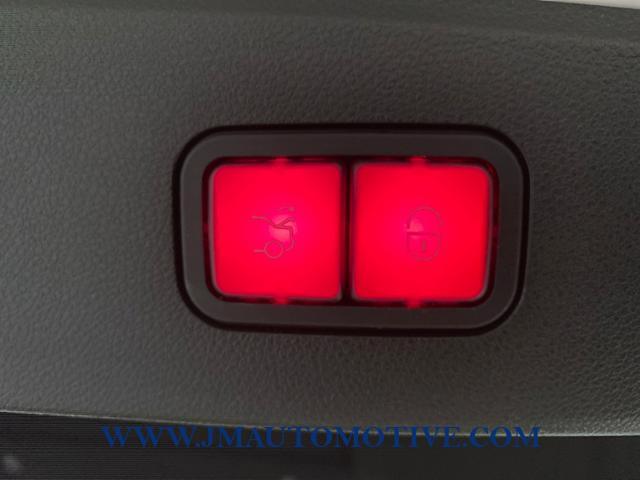 2014 Mercedes-benz E-class 4dr Sdn E 350 Luxury 4MATIC®, available for sale in Naugatuck, Connecticut | J&M Automotive Sls&Svc LLC. Naugatuck, Connecticut 2014 Mercedes-benz E-class 4dr Sdn E 350 Luxury 4MATIC®, available for sale in Naugatuck, Connecticut | J&M Automotive Sls&Svc LLC. Naugatuck, Connecticut